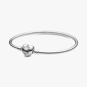 Pandora Moments Heart Clasp Bangle 7.5 in